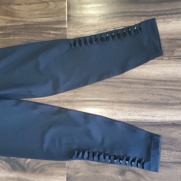 Nike Pro Tight Fit (Dri-Fit) High Rise 7/8 Length Size XS - Picture 2 of 5